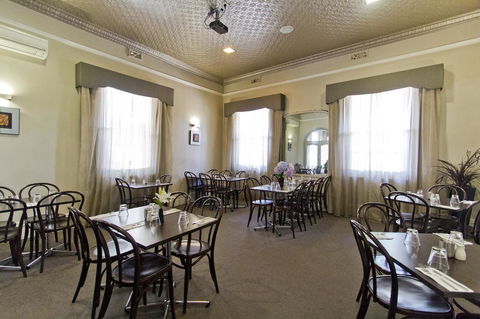 Deloraine Hotel - Accommodation Mount Tamborine 30
