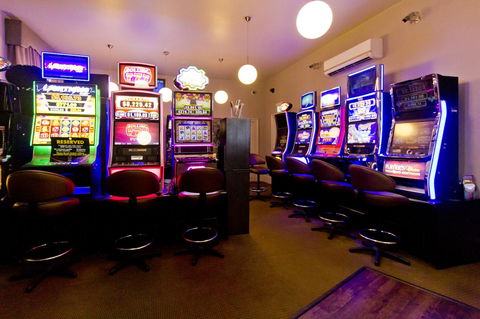 Deloraine Hotel - Accommodation Mount Tamborine 17