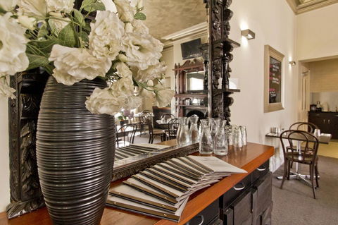 Deloraine Hotel - Accommodation Mount Tamborine 29