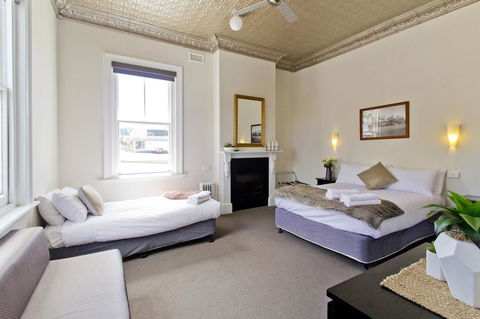 Deloraine Hotel - Accommodation Mount Tamborine 22