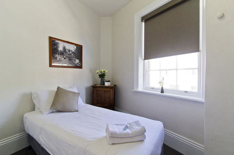 Deloraine Hotel - Accommodation Mount Tamborine 24