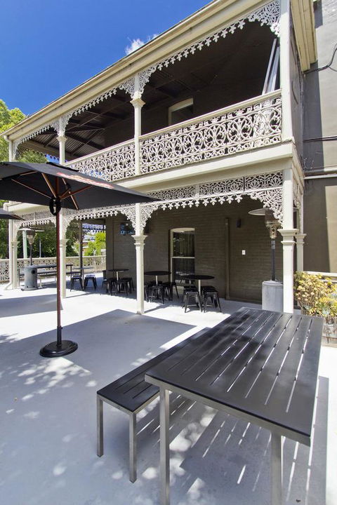 Deloraine Hotel - Accommodation Mount Tamborine 27