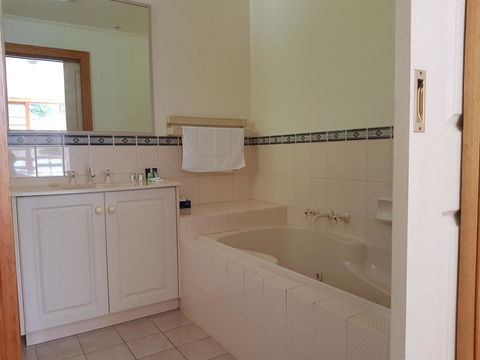 Cradle Forest Inn - Accommodation Mount Tamborine 3
