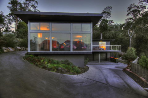 The Loft - Accommodation Mount Tamborine 18
