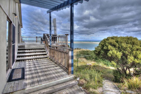 The Strand ~ On The Edge Of The Beach - Accommodation Mount Tamborine 5