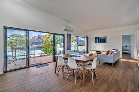 Dock Of The Bay - Accommodation Mount Tamborine 0