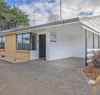 Elkie Villa - 2 Bedroom Unit - Burnie - Accommodation Mount Tamborine