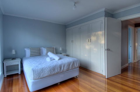 Muirs Beach Retreat - Accommodation Mount Tamborine 10
