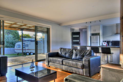 Muirs Beach Retreat - Accommodation Mount Tamborine 8
