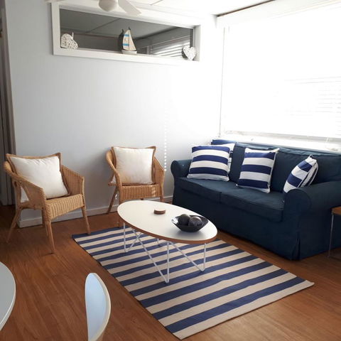 Beach Hut Scamander - Accommodation Mount Tamborine 1