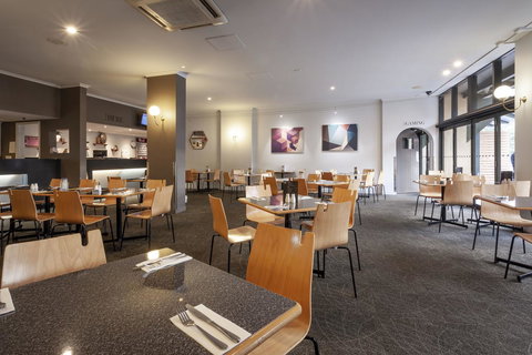 Black Buffalo - Accommodation Mount Tamborine 19