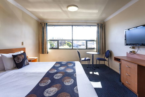 Black Buffalo - Accommodation Mount Tamborine 7