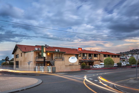 Black Buffalo - Accommodation Mount Tamborine 16