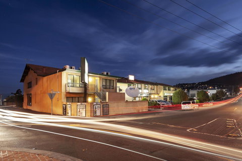 Black Buffalo - Accommodation Mount Tamborine 15