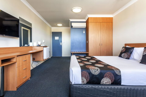 Black Buffalo - Accommodation Mount Tamborine 4