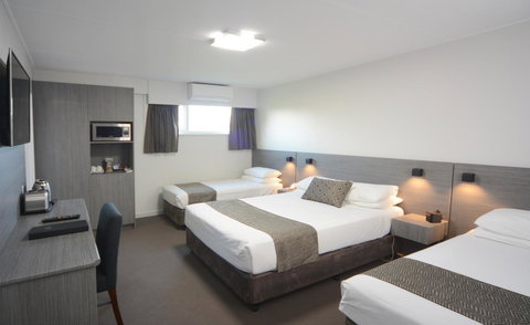 Bridge Hotel - Accommodation Mount Tamborine 1