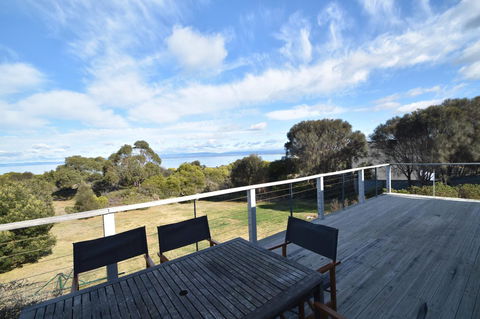 Waders - Accommodation Mount Tamborine 0