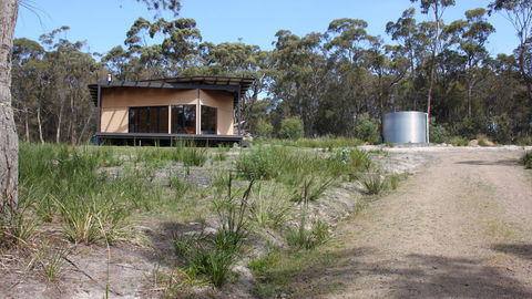 BAY OF FIRES ECO HUT Off Grid Experience At Binalong Bay - Accommodation Mount Tamborine 20