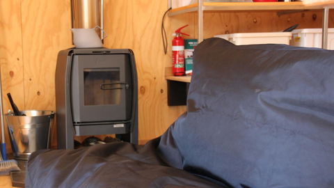 BAY OF FIRES ECO HUT Off Grid Experience At Binalong Bay - Accommodation Mount Tamborine 7