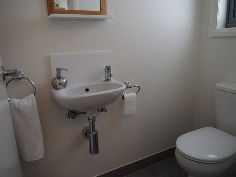 GRANITE BEACH HOUSE @ Bay Of Fires - Accommodation Mount Tamborine 13