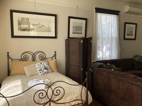 The Port Masters Lodgings - Accommodation Mount Tamborine 5