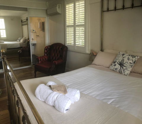 The Port Masters Lodgings - Accommodation Mount Tamborine 7