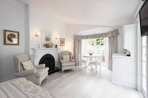 White Dove Cottage Bed And Breakfast - Accommodation Mount Tamborine 2