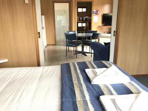 Strahan Beach Tourist Park - Accommodation Mount Tamborine 2