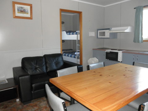 Strahan Beach Tourist Park - Accommodation Mount Tamborine 10