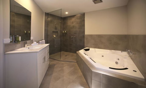 Boathouse Resort Studios And Suites - Accommodation Mount Tamborine 17