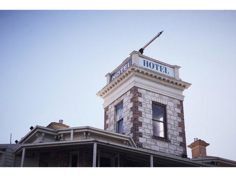 Hotel Sorrento - Accommodation Mount Tamborine 0