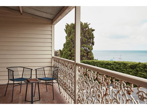 Hotel Sorrento - Accommodation Mount Tamborine 1