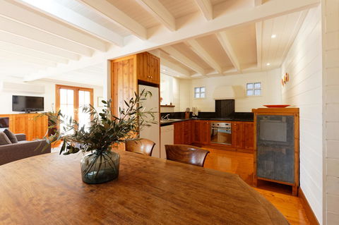54 On Bank - Accommodation Mount Tamborine 8
