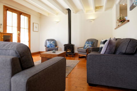 54 On Bank - Accommodation Mount Tamborine 4