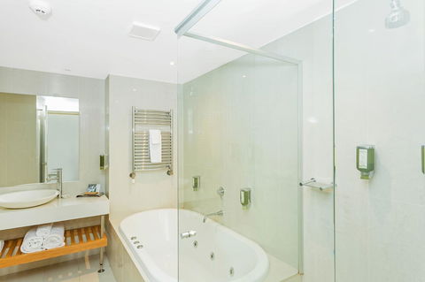 Deep Blue Hotel & Hot Springs - Accommodation Mount Tamborine 37