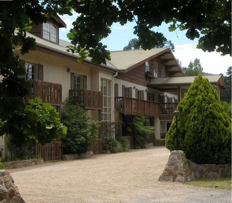Bright Chalet - Accommodation Mount Tamborine 1