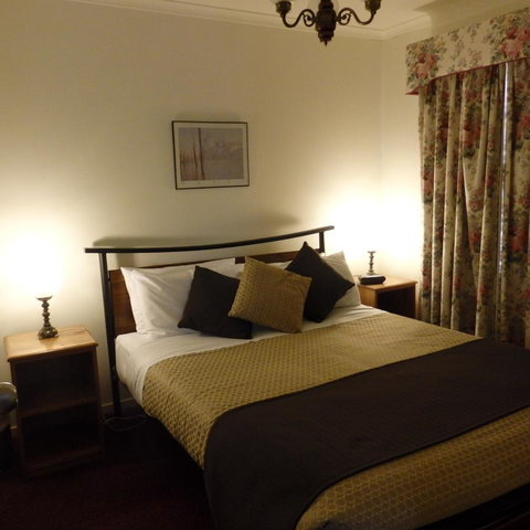 Bright Chalet - Accommodation Mount Tamborine 12
