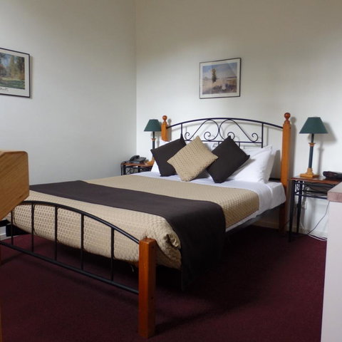 Bright Chalet - Accommodation Mount Tamborine 3