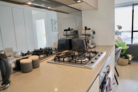 Pride Docklands Waterfront Apartment City View - Accommodation Mount Tamborine 22