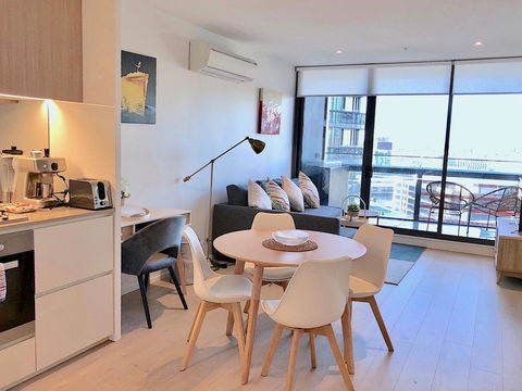 Pride Docklands Waterfront Apartment City View - Accommodation Mount Tamborine 5