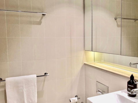 Pride Docklands Waterfront Apartment City View - Accommodation Mount Tamborine 34