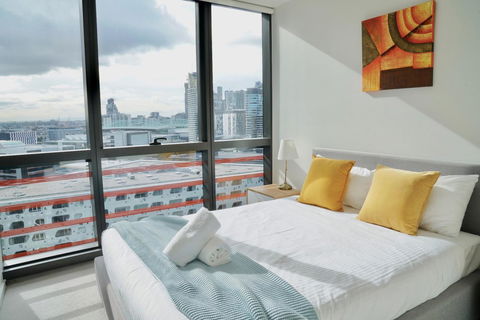 Pride Docklands Waterfront Apartment City View - Accommodation Mount Tamborine 9
