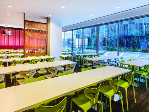 Travelodge Hotel Melbourne Docklands - Accommodation Mount Tamborine 21
