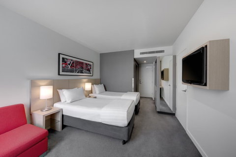 Travelodge Hotel Melbourne Docklands - Accommodation Mount Tamborine 1