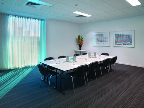 Travelodge Hotel Melbourne Docklands - Accommodation Mount Tamborine 22
