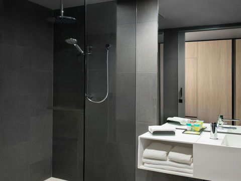 Vibe Hotel Melbourne Docklands - Accommodation Mount Tamborine 16