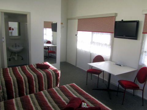 The Highlander Motel - 24HR Check In - Accommodation Mount Tamborine 27