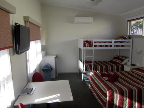 The Highlander Motel - 24HR Check In - Accommodation Mount Tamborine 21