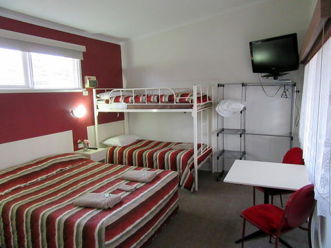 The Highlander Motel - 24HR Check In - Accommodation Mount Tamborine 17