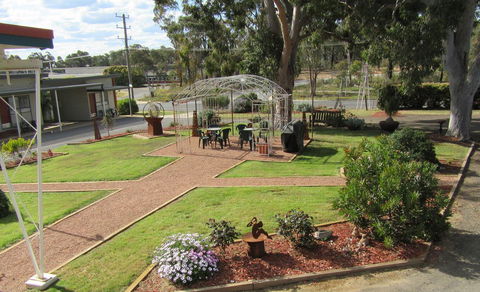 The Highlander Motel - 24HR Check In - Accommodation Mount Tamborine 5